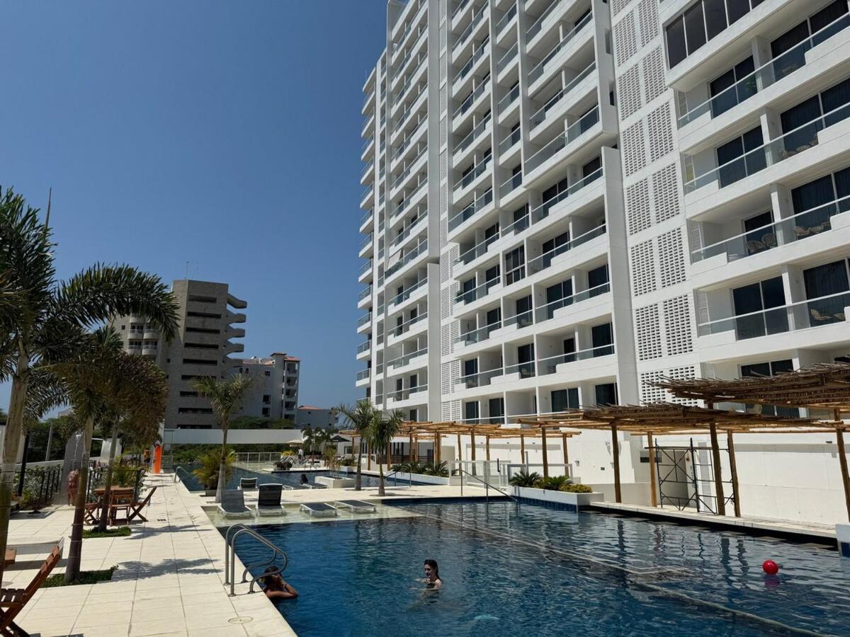 Con Lujoso Jacuzzi, Piso 14 Y Vista Al Mar Apartamento